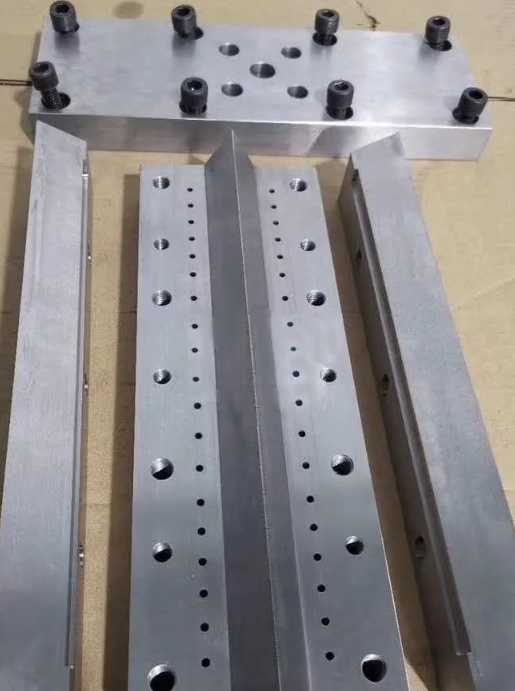 熔喷模头.png 熔喷模头.png