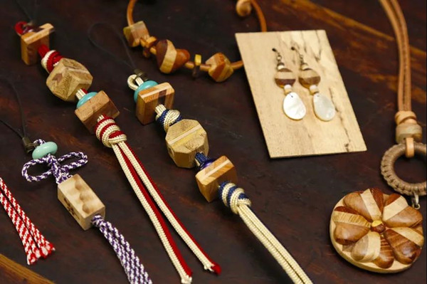 木装饰品.jpg 木装饰品.jpg