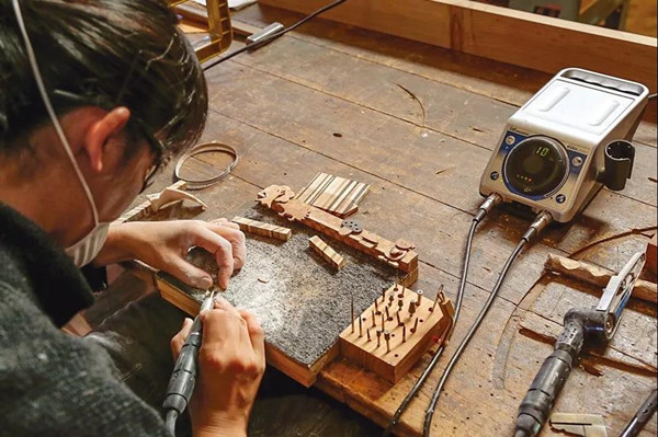 进口电动打磨机.jpg 进口电动打磨机.jpg