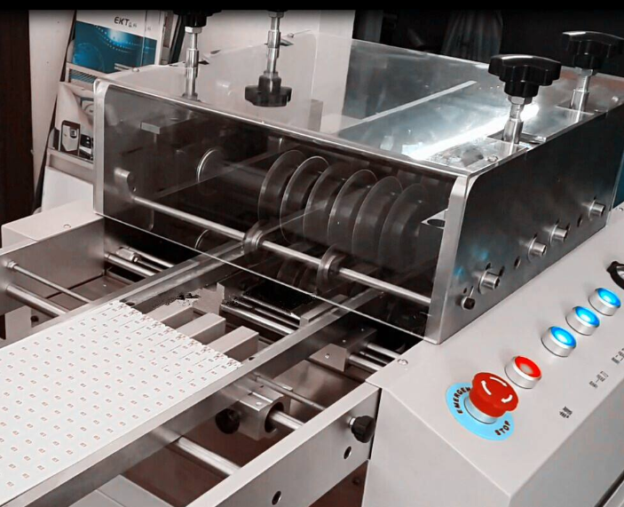 多刀分板机.png 多刀分板机.png