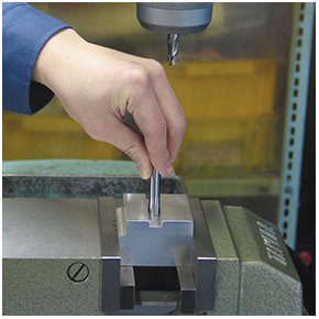 铣削加工中槽宽测量.jpg 铣削加工中槽宽测量.jpg