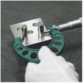 中心孔距测量.jpg 中心孔距测量.jpg