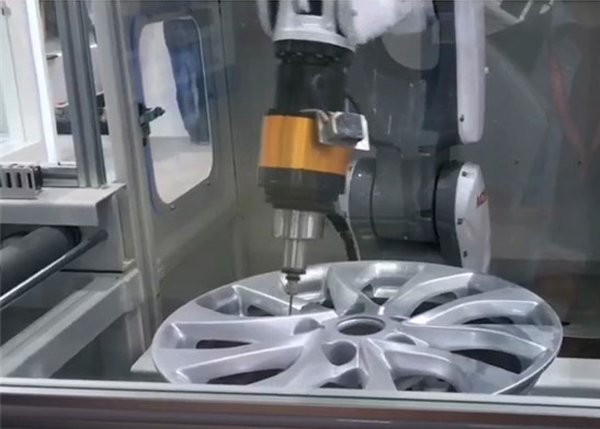 汽车轮毂去毛刺.jpg 汽车轮毂去毛刺.jpg