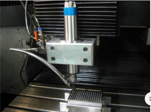 不锈钢钻孔主轴BMS-4020.jpg 不锈钢钻孔主轴BMS-4020.jpg