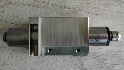 高速主轴基座孔.jpg 高速主轴基座孔.jpg