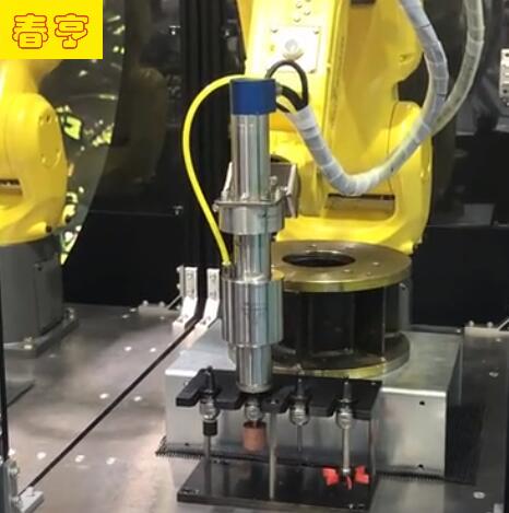 机器人钻孔电主轴.jpg 机器人钻孔电主轴.jpg