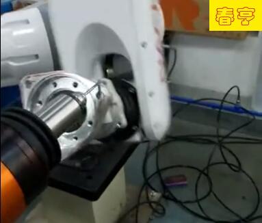 机械臂抓取工件去毛刺.jpg 机械臂抓取工件去毛刺.jpg