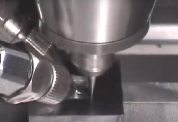 CNC小径刀具铣削.jpg CNC小径刀具铣削.jpg