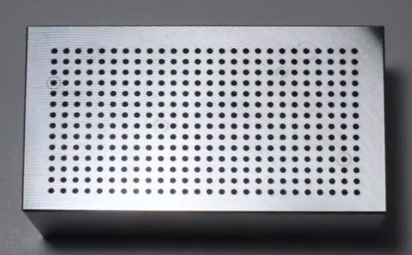 小径深孔加工动力头.jpg 小径深孔加工动力头.jpg