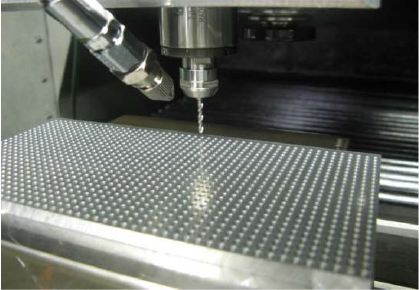 加工中心钻1300个小孔.jpg 加工中心钻1300个小孔.jpg