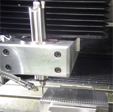 碳钢钻孔电主轴EMR-3008K.jpg 碳钢钻孔电主轴EMR-3008K.jpg