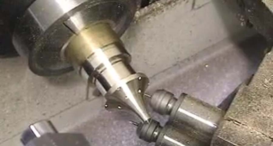 走心机钻斜孔.jpg 走心机钻斜孔.jpg