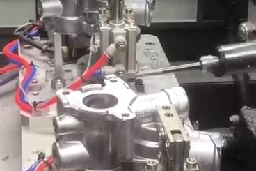 压铸铝件去毛刺.jpg 压铸铝件去毛刺.jpg