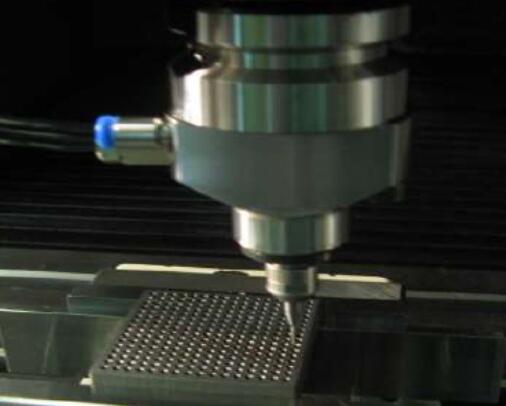 加工中心加装<a href='/zouxinjigaopinx.htm' class='keys' title='点击查看关于高频铣的相关信息' target='_blank'>高频铣</a>.jpg 加工中心加装高频铣.jpg