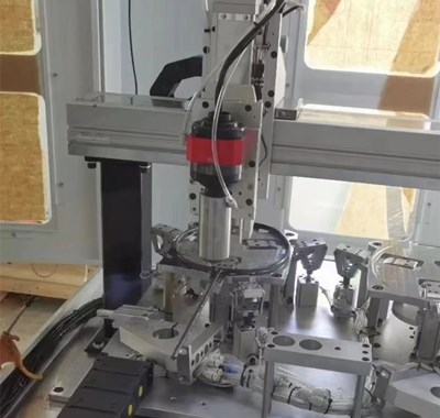 碳纤维去毛刺主轴.jpg 碳纤维去毛刺主轴.jpg