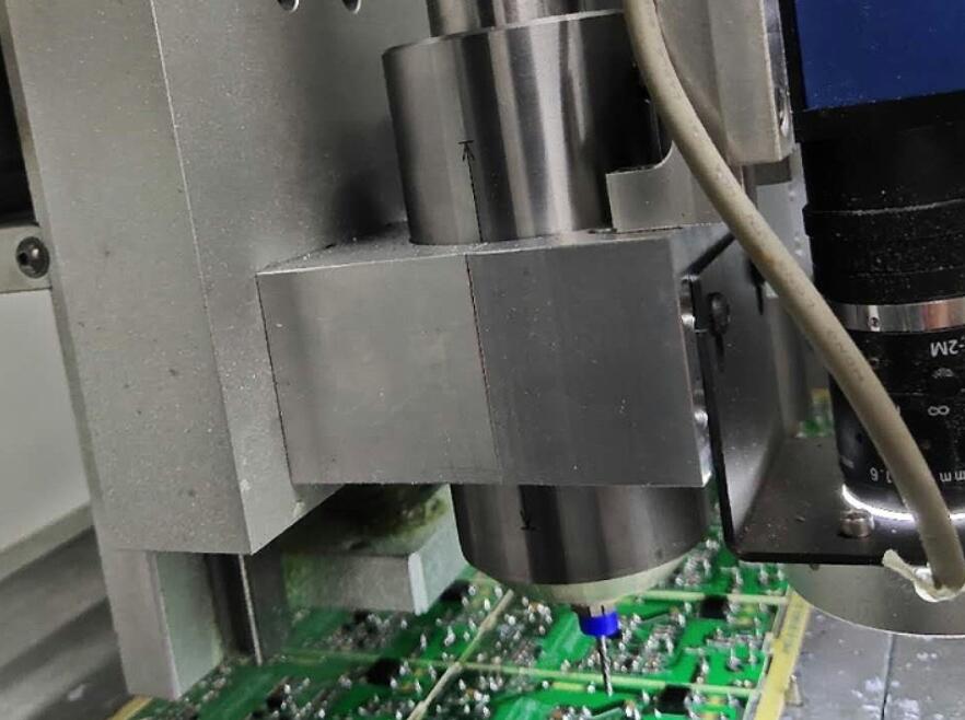 分板机主轴.jpg 分板机主轴.jpg