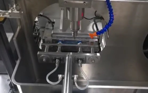 新能源汽车铝合金电池托盘去毛刺主轴.png 新能源汽车铝合金电池托盘去毛刺主轴.png