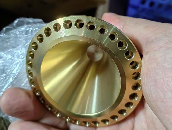 铜材分流头深孔加工解决方案